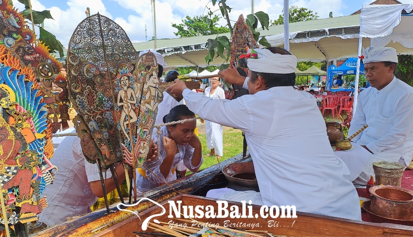 www.nusabali.com-585-warga-pemecutan-kaja-mabayuh-di-tumpek-wayang-langsungkan-26-jenis-babayuhan-oton-madurgama-dan-sapuh-leger