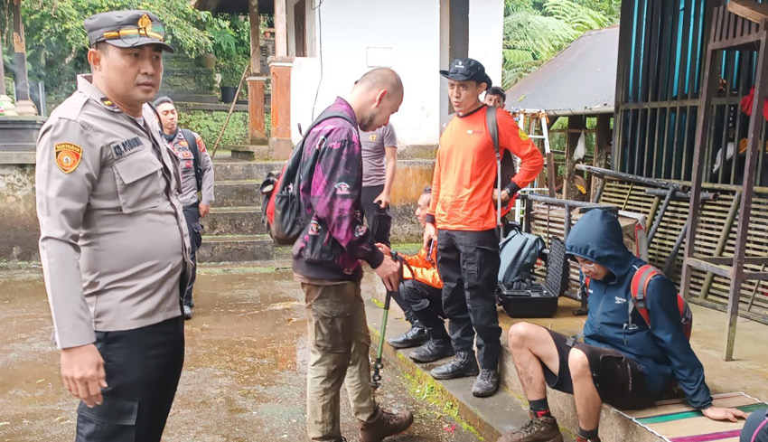 NUSABALI.com - 2 Pendaki Tersesat Di Gunung Adeng