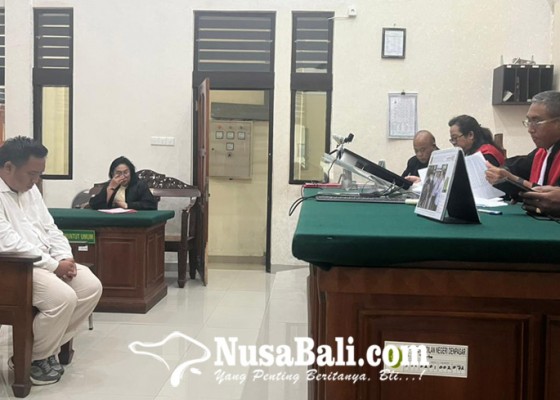 Nusabali.com - gelapkan-dana-perusahaan-mantan-karyawan-divonis-15-tahun