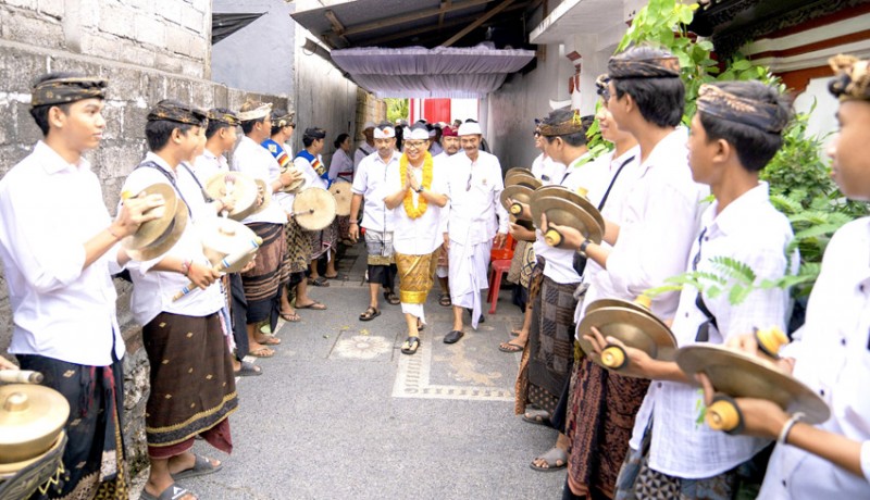 www.nusabali.com-sekda-badung-hadiri-karya-melaspas-pura-hyang-daksinaning-panti-nararya-dalem-benculuk-tegeh-kori