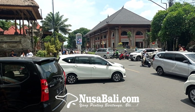 www.nusabali.com-mobil-dilarang-masuk-jalan-suweta-ke-utara