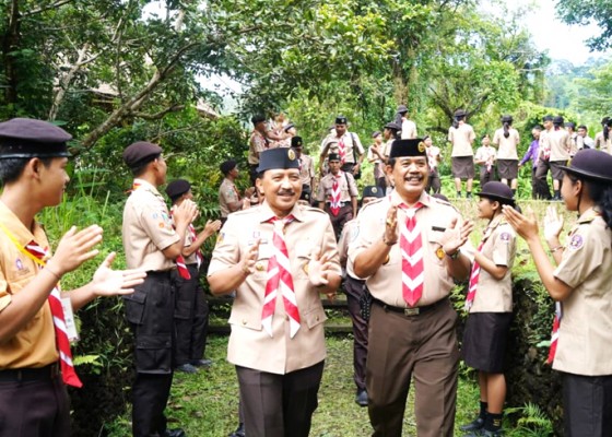 Nusabali.com - pj-bupati-buka-cangklung-camp-competition-i