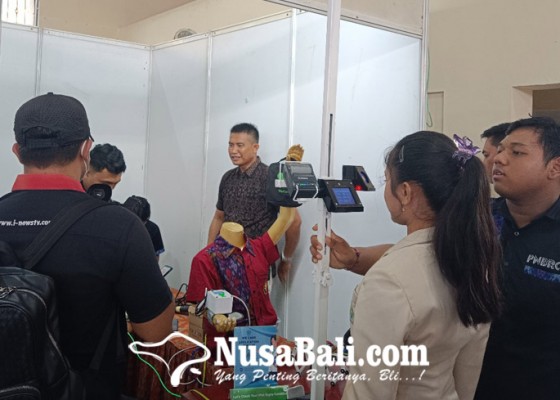 Nusabali.com - inovasi-medis-dari-politeknik-negeri-bali-alat-otomatis-pengukur-badan-dan-tensi