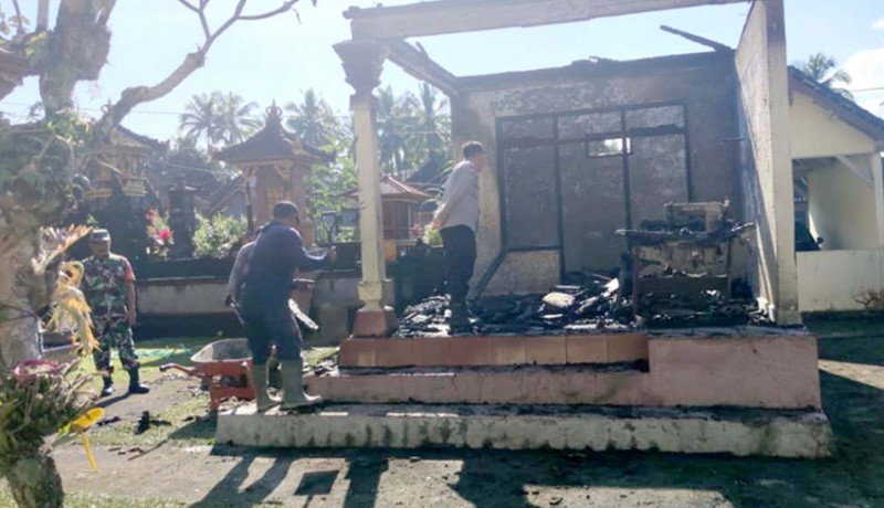 www.nusabali.com-rumah-warga-di-peninjoan-terbakar