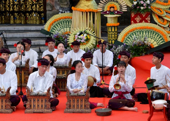 Nusabali.com - angklung-dan-musik-khas-taiwan-berkolaborasi-di-pkb