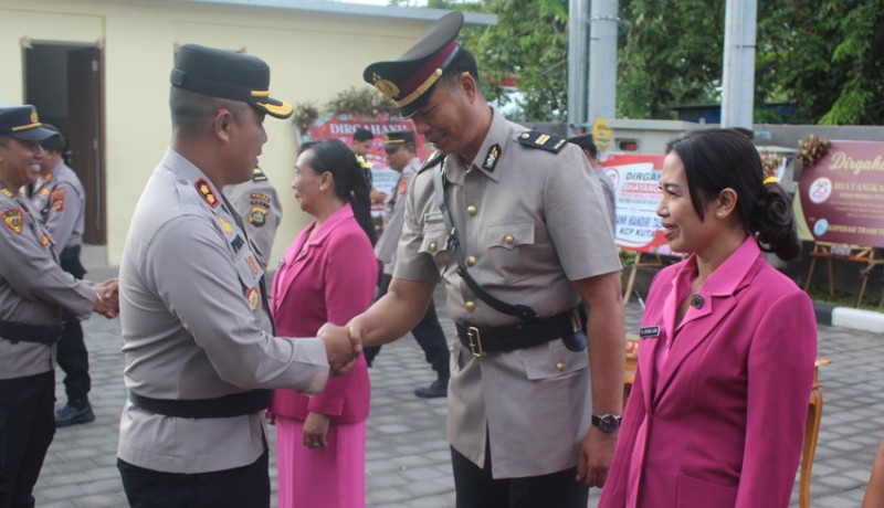 www.nusabali.com-dua-pejabat-utama-polres-bandara-i-gusti-ngurah-rai-dirolling