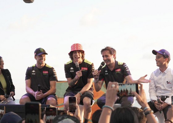 Nusabali.com - pembalap-motogp-di-giannantonio-dan-bezzecchi-sambangi-bali