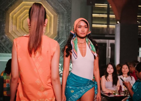 Nusabali.com - js-cultura-rayakan-budaya-dan-keberlanjutan-dalam-fashion-show-eksklusif-di-bali