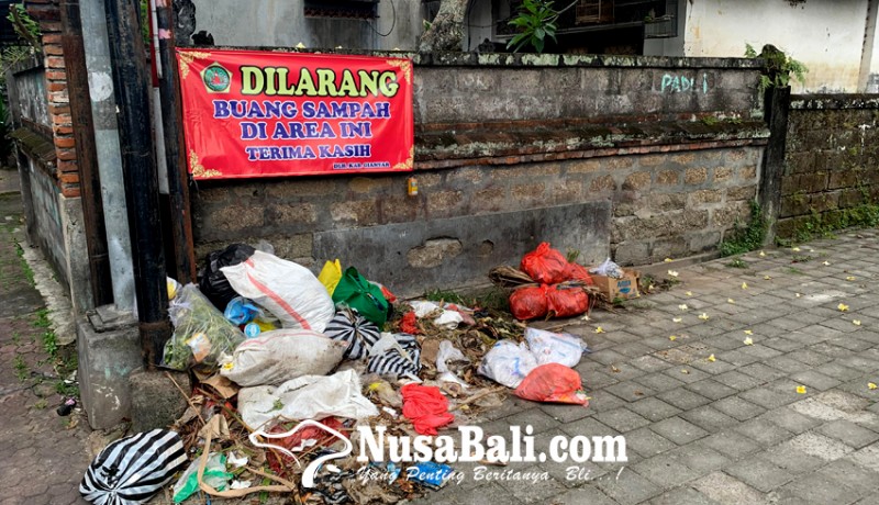 www.nusabali.com-sampah-menumpuk-berhari-hari-di-pusat-kota