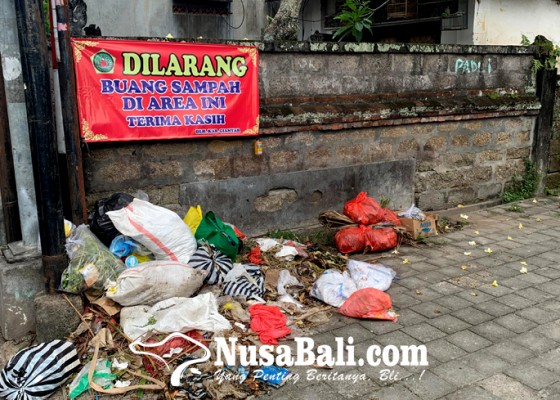 Nusabali.com - sampah-menumpuk-berhari-hari-di-pusat-kota