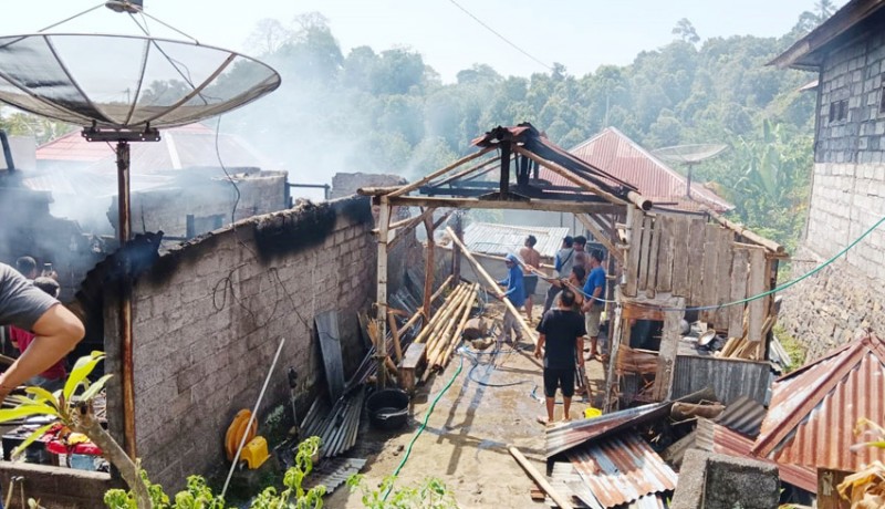 www.nusabali.com-lupa-matikan-kompor-gas-warung-ludes-terbakar