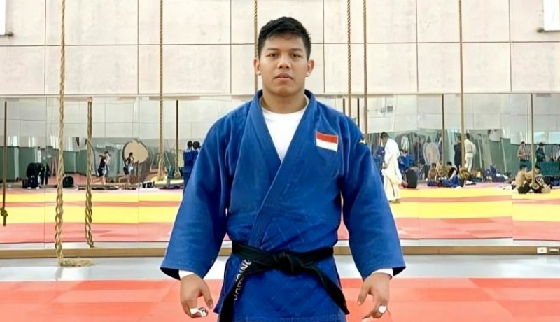 www.nusabali.com-gede-ganding-sparring-lawan-atlet-sambo-jatim