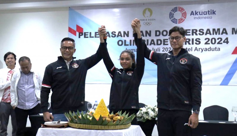 www.nusabali.com-anindya-bakrie-lepas-dua-perenang-ke-olimpiade