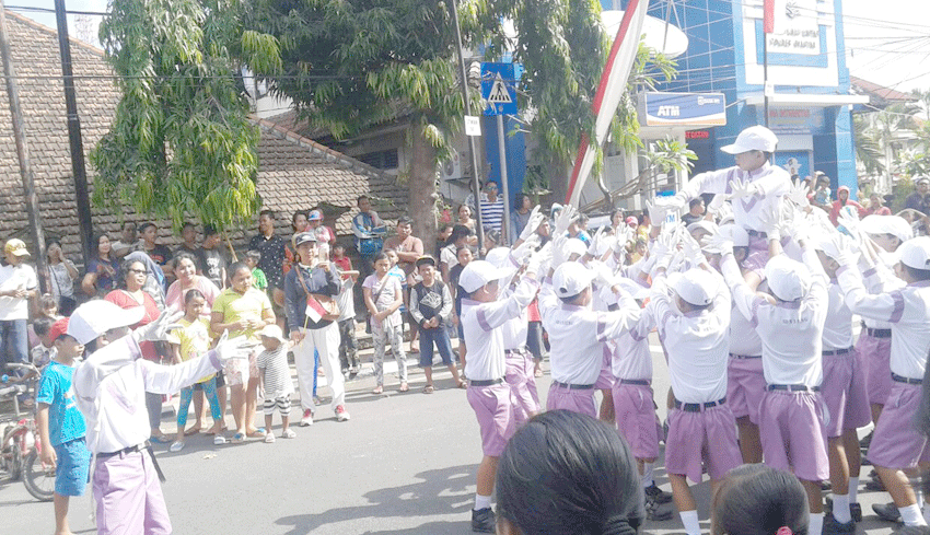 NUSABALI com Gerak  Jalan Indah  Sulit Atraksi