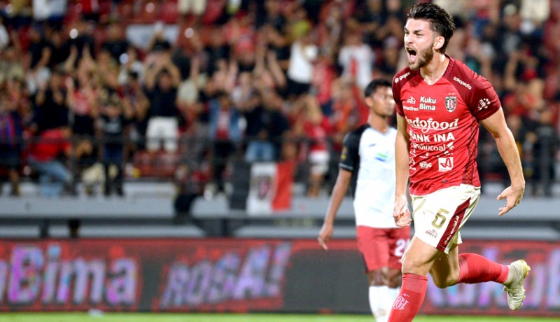 www.nusabali.com-meski-kalah-persija-dampingi-arema-ke-semifinal