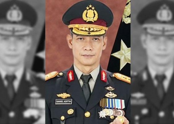 Nusabali.com - irjen-daniel-adityajaya-gantikan-putra-narendra