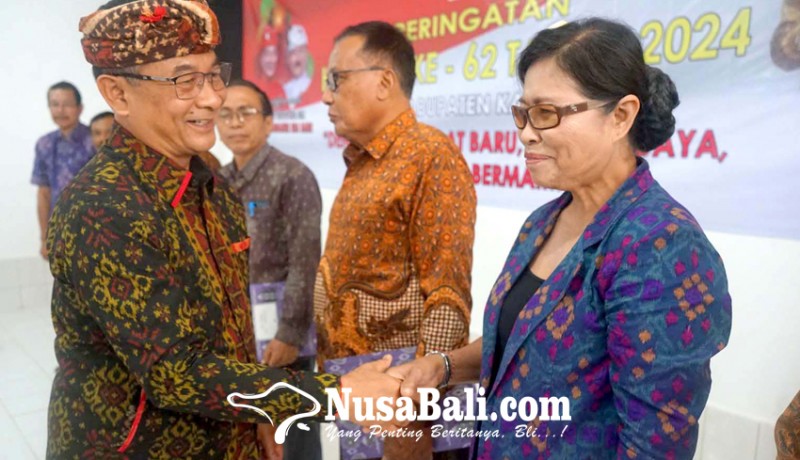 www.nusabali.com-bupati-gede-dana-kukuhkan-pengurus-pwri-se-karangasem