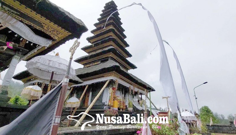 www.nusabali.com-meru-tumpang-11-pura-pengubengan-miring