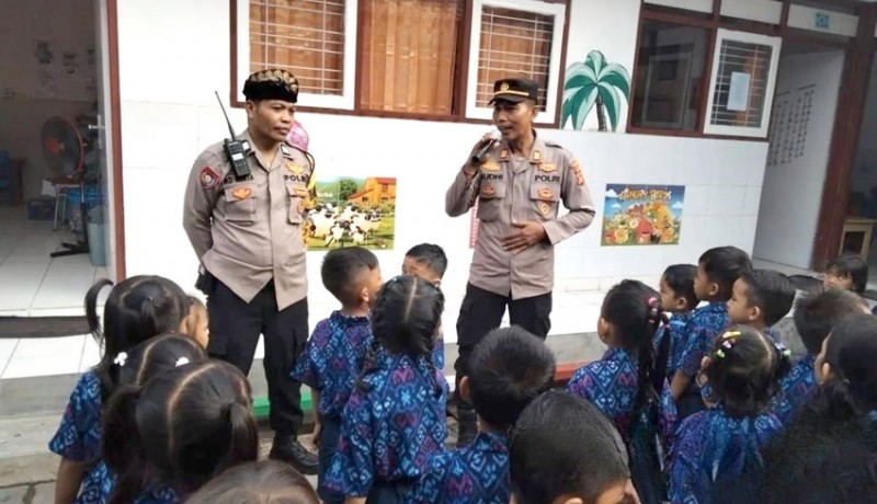 www.nusabali.com-polisi-sahabat-anak-tanamkan-kedisiplinan-sejak-usia-dini