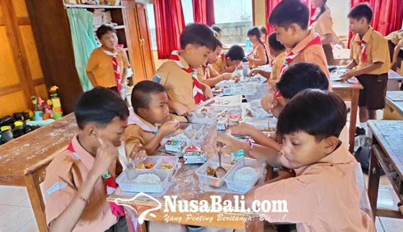 www.nusabali.com-uji-coba-makan-siang-gratis-di-3-sd-di-buleleng