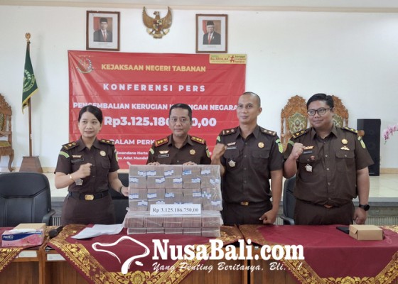 Nusabali.com - kejari-tabanan-terima-uang-pengganti-rp-3-miliar-lebih