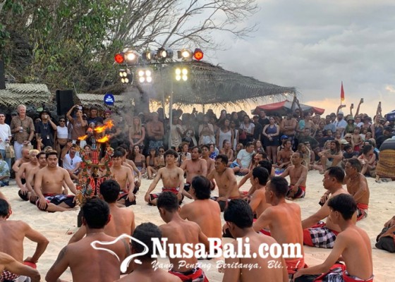 Nusabali.com - high-season-pantai-labuan-sait-dikunjungi-ribuan-wisatawan