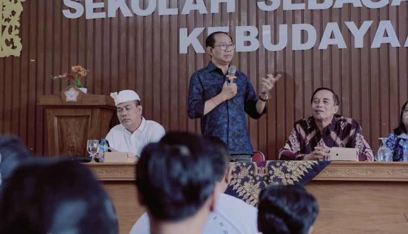 www.nusabali.com-wabup-suiasa-jadi-narasumber-di-smk-pratama-widya-mandala