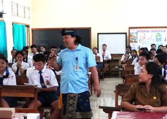 Nusabali.com - program-museum-masuk-sekolah-merambah-ke-smp