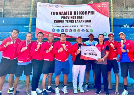 Nusabali.com - korpri-kabupaten-badung-juarai-turnamen-tenis-lapangan-beregu-putra