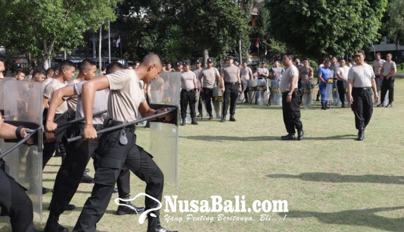 www.nusabali.com-polres-gelar-latihan-pengendali-massa