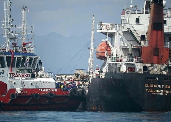 Nusabali.com - polda-selidiki-tanker-terbakar-yang-tewaskan-5-abk