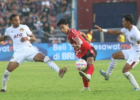 Nusabali.com - bali-united-permalukan-persik-kediri