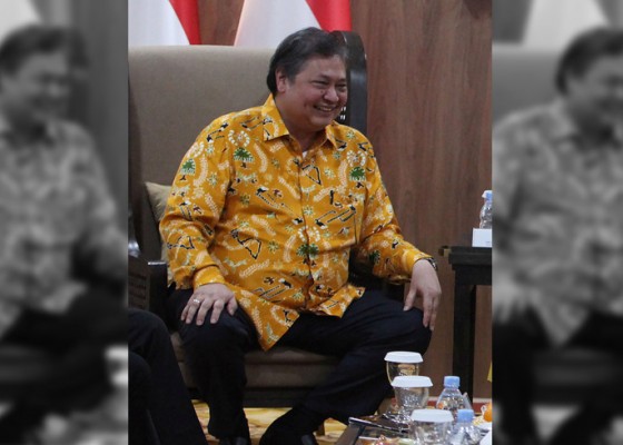 Nusabali.com - airlangga-mundur-dari-ketum-golkar