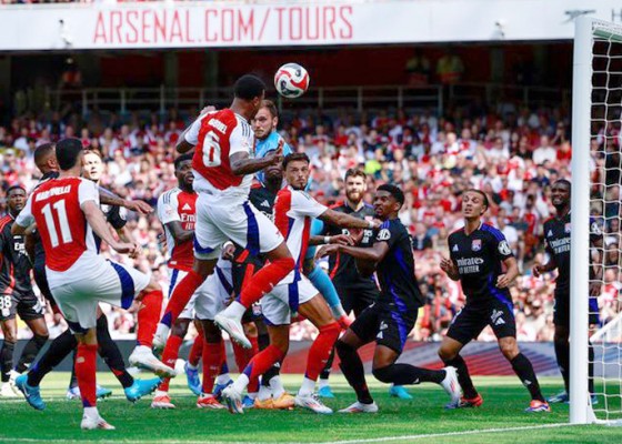 Nusabali.com - libas-lyon-arsenal-rebut-emirates-cup