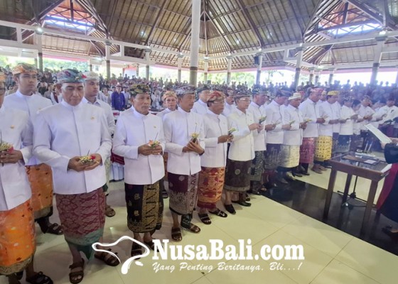 Nusabali.com - 30-anggota-dprd-klungkung-dilantik