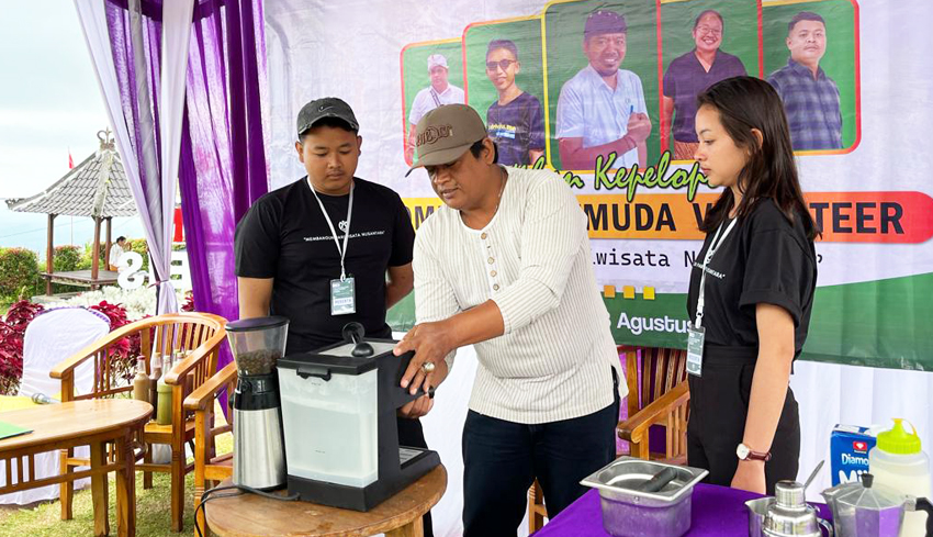 www.nusabali.com-praktik-barista-jadi-daya-tarik-pelatihan-kepeloporan-pemuda-oleh-yayasan-pkbm-surya-dhyana-kresna