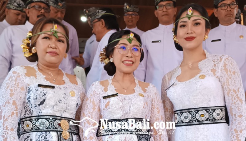 www.nusabali.com-dilantik-4-srikandi-siap-warnai-dprd-denpasar