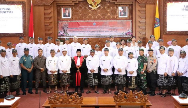 www.nusabali.com-45-anggota-dprd-kota-denpasar-periode-2024-2029-dikukuhkan