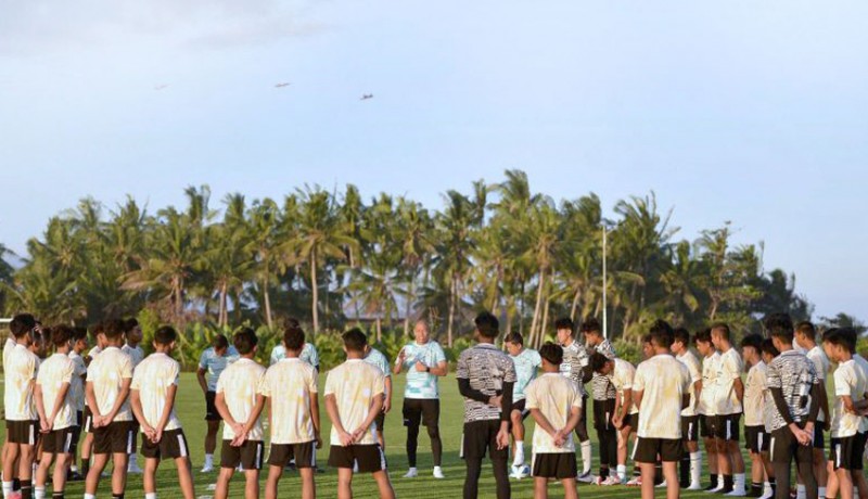 www.nusabali.com-matthew-baker-sudah-bergabung-dengan-timnas-u-17-di-bali