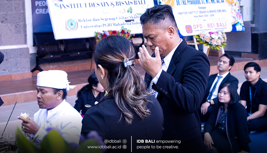 www.nusabali.com-menyongsong-kepemimpinan-baru-di-idb-bali-dr-i-kadek-pranajaya-st-sh-mt-mh-resmi-dilantik-menjadi-rektor-idb-bali-periode-2024-2028