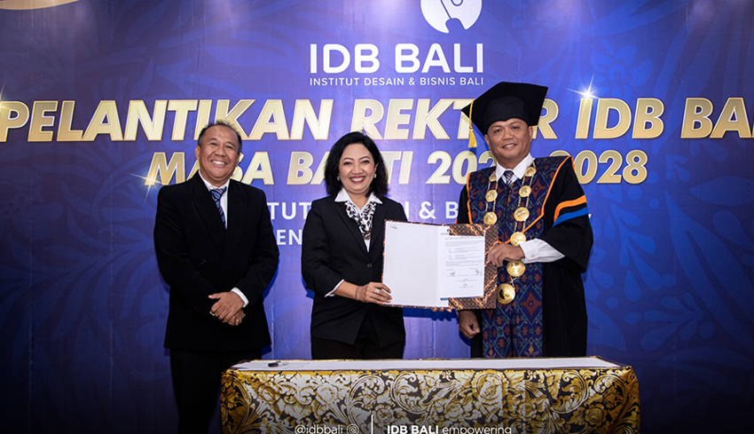 www.nusabali.com-menyongsong-kepemimpinan-baru-di-idb-bali-dr-i-kadek-pranajaya-st-sh-mt-mh-resmi-dilantik-menjadi-rektor-idb-bali-periode-2024-2028