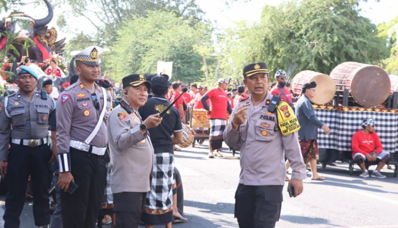 www.nusabali.com-polres-gianyar-amankan-pendaftaran-pilkada-gianyar