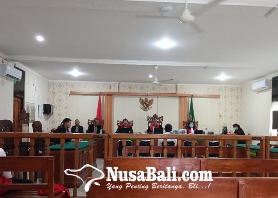 Nusabali.com - jambret-kalung-emas-rp-96-juta-peleng-disidang