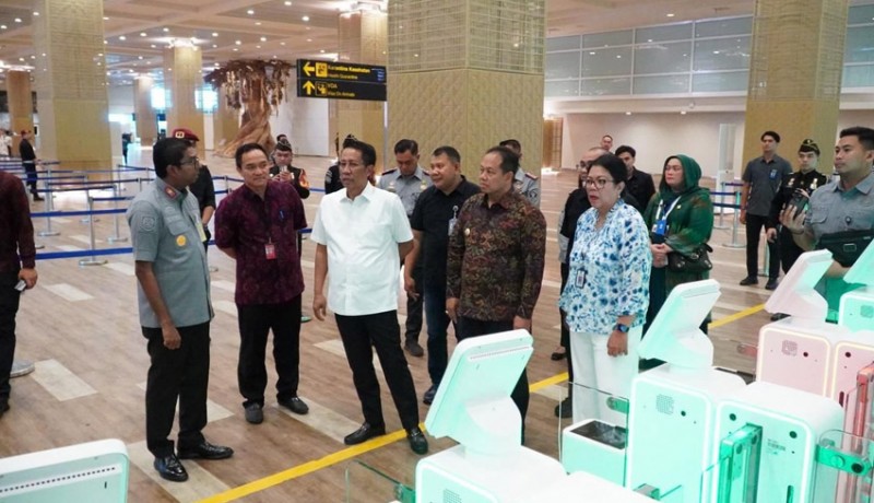 www.nusabali.com-menkumham-cek-layanan-imigrasi-bandara-ngurah-rai