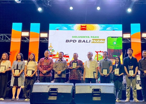 Nusabali.com - bank-bpd-bali-road-to-bik-di-unud-serahkan-9-emas-untuk-3-dosen-dan-6-mahasiswa