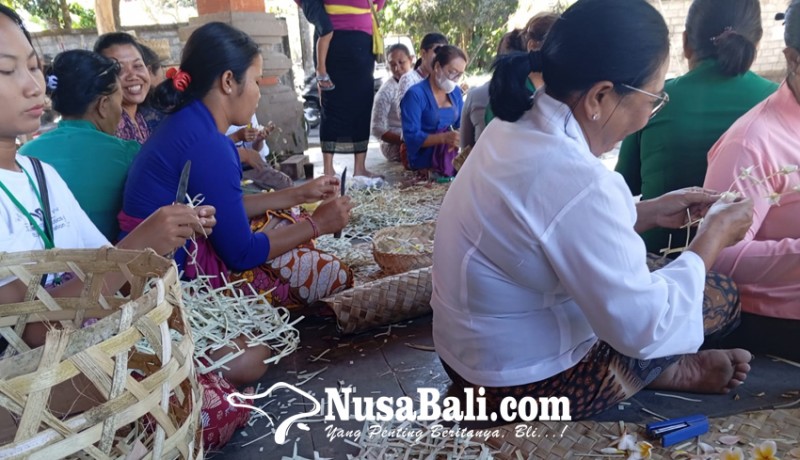 www.nusabali.com-ngaben-massal-desa-adat-batuan-29-sawa-102-sekah