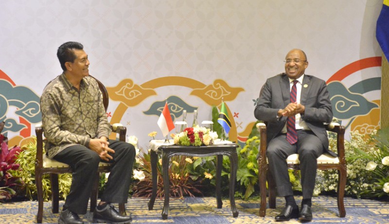 www.nusabali.com-hari-pertama-ngantor-langsung-bertemu-presiden-zanzibar