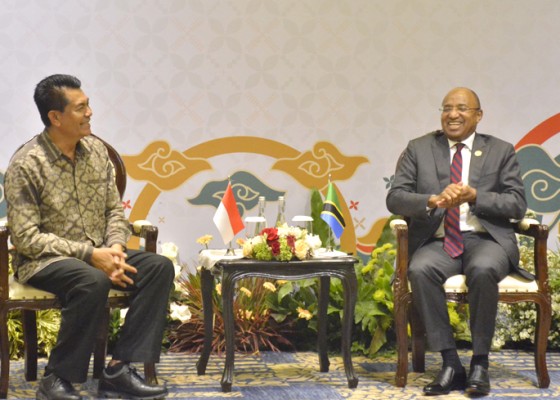 Nusabali.com - hari-pertama-ngantor-langsung-bertemu-presiden-zanzibar