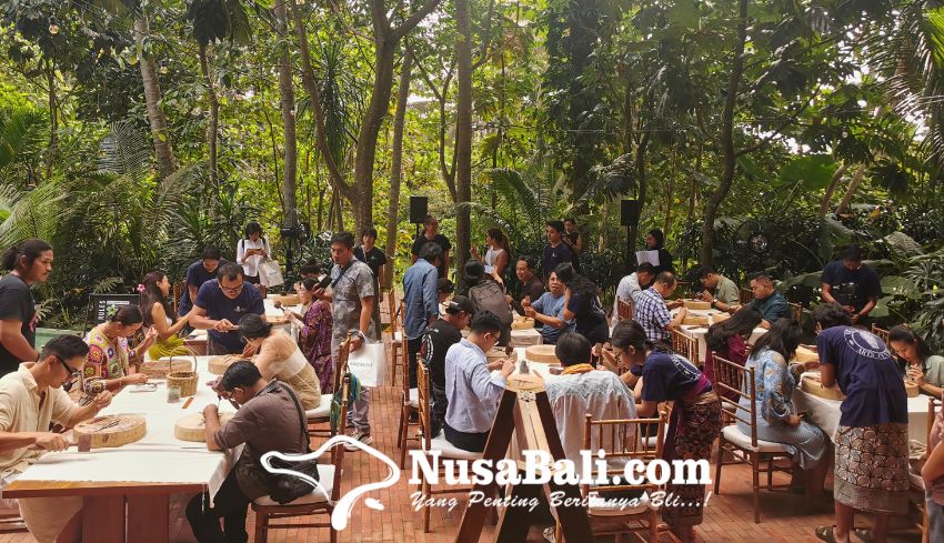 www.nusabali.com-workshop-kreatif-di-ubud-sambut-250-tahun-birkenstock