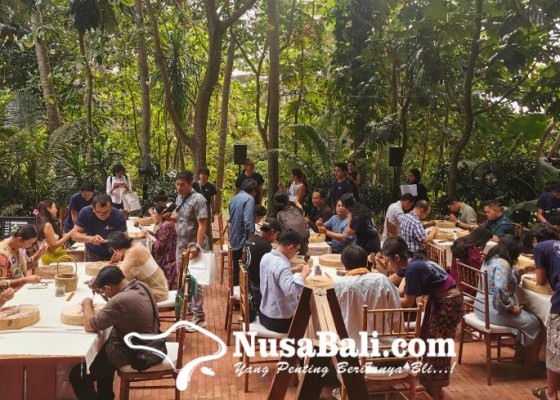 Nusabali.com - workshop-kreatif-di-ubud-sambut-250-tahun-birkenstock